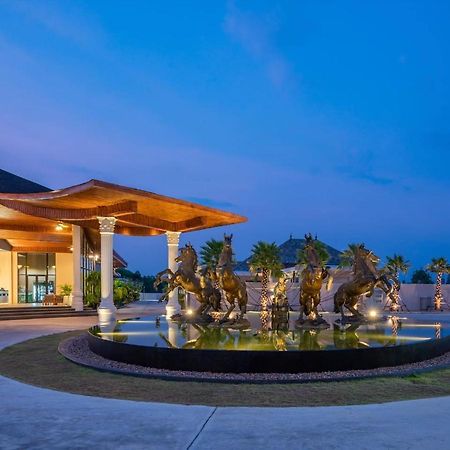Gold Chariot Pool Villa Phuket Екстериор снимка